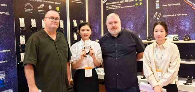 Dawn In Hong Kong Global Sources Consumer Electronics Show-2